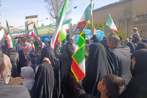 حضور با شکوه مردم، رسیدن به اوج بلندی و قدرت