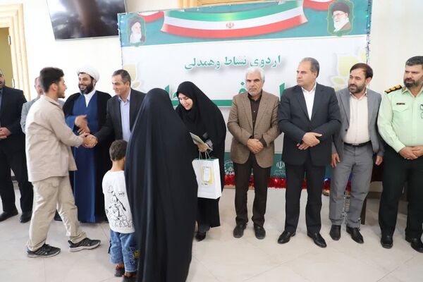 تقدیر مدیرکل آموزش و پرورش آذربایجان شرقی از فرزندان دانش‌آموز شهدای اقتدار