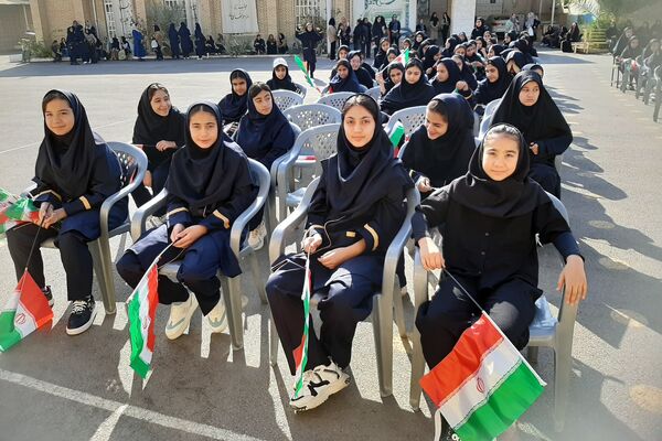 آغاز فصل رویش با جوانه های امید ناحیه 3 شیراز 
