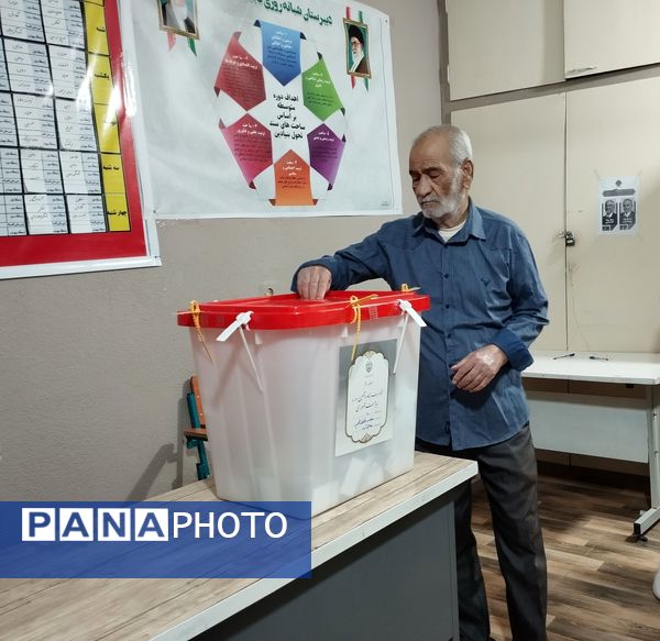 حضور مردم حاجی‌آباد در دور دوم انتخابات ریاست‌جمهوری