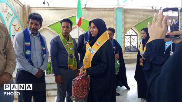 تجدید میثاق پیشتازان هرمزگان با شهدا در سالروز تأسیس سازمان دانش‌آموزی