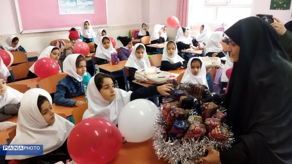 طلوع «شکوفه‌های مقاومت» در مدرسه خیرساز اسکو