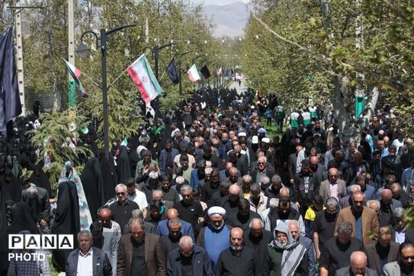مردم نظرآباد با قلب‌هایی مالامال از عشق و وفا در سوگ رهبر شهید گردهم آمدند