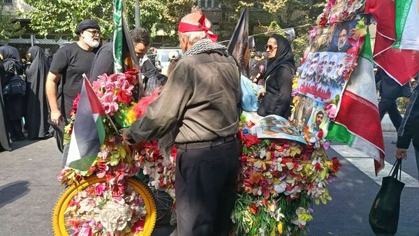 جا مانده‌ایم، اما بی‌خبر نه