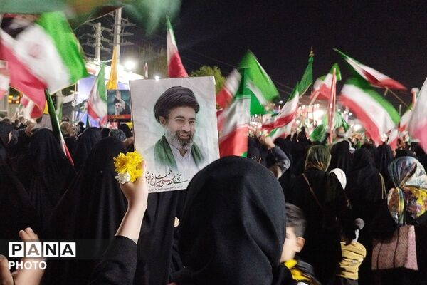 حضور مردم ولایت‌مدار اسلامشهر در اربعین رهبر معظم انقلاب و کودکان میناب