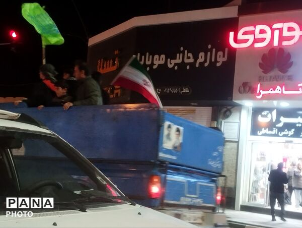 رژه خودرویی شبانه  در شهرستان کاشمر