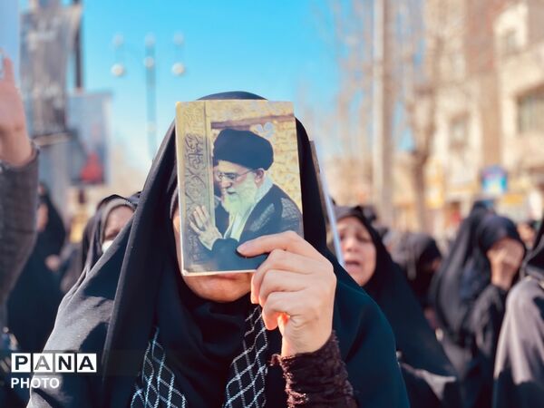 مردم گالیکش کفن پوش به میدان آمدند