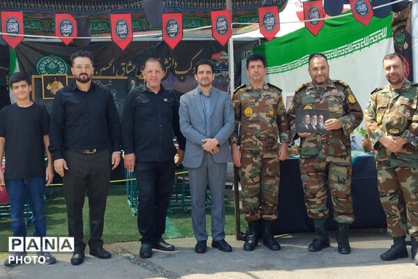بهارستان دو در مسیر عشق؛ میزبانی فرهنگیان از زائران حسینی در عوارضی پرند
