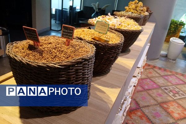 بازدید دانش آموزان ناحیه دو شهرری از نمایشگاه صنایع دستی برج میلاد 