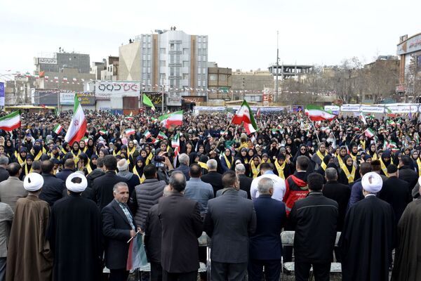 حماسه دانش‌آموزان اسلامشهر در ۲۲بهمن