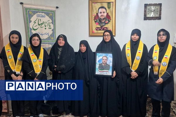 دیدار دانش آموزان فرزانگان با خانواده شهید صفری علمدار