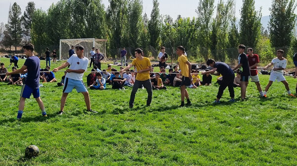برگزاری آیین فعالیت‌های ورزشی درون مدرسه‌ای دبیرستان نمونه دولتی پژوهش آشخانه 