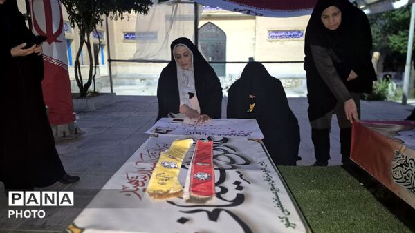شب‌های نورانی گلزار شهدا در تجمعات مردمی در فارسان