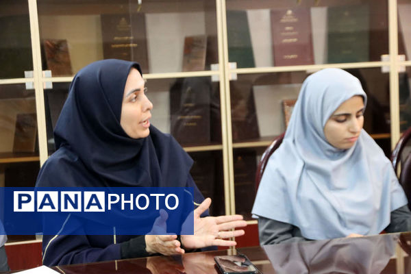 بازدید مدیر آموزش و پرورش اسلامشهر از بازارچه خیریه دبستان شاهد فاطمه زهرا(س)