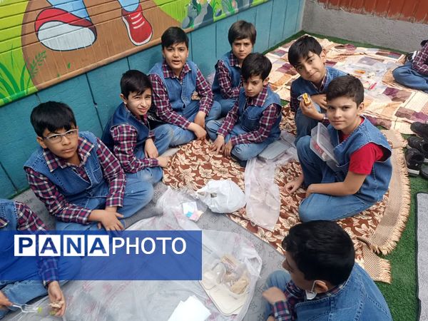 هوای پاک و  صبحانه ی سالم  در دبستان مبتکران ۳