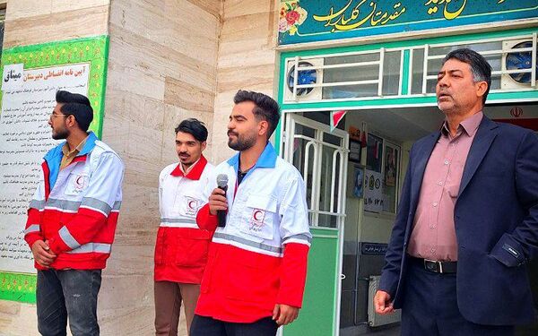 مانور زلزله در دبیرستان میثاق