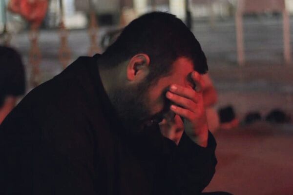 شب نهم محرم در حریم بی‌بی سکینه(س)،میزبانی از دلدادگان ابا عبدالله الحسین (ع) با نماز جماعت، نوای عزا و سفره اطعام