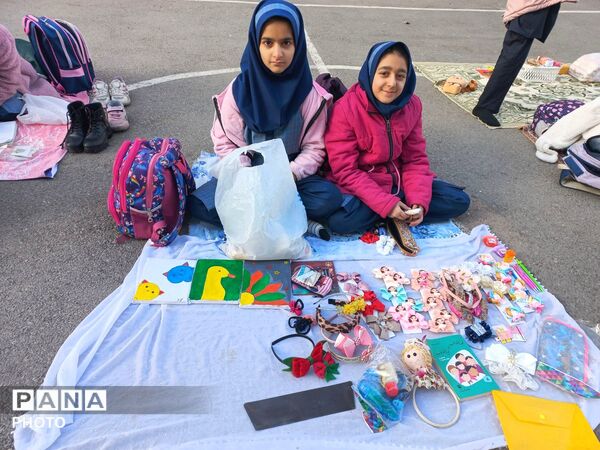 بازارچه کارآفرینی دانش‌آموزان شهید جواهری۲ 