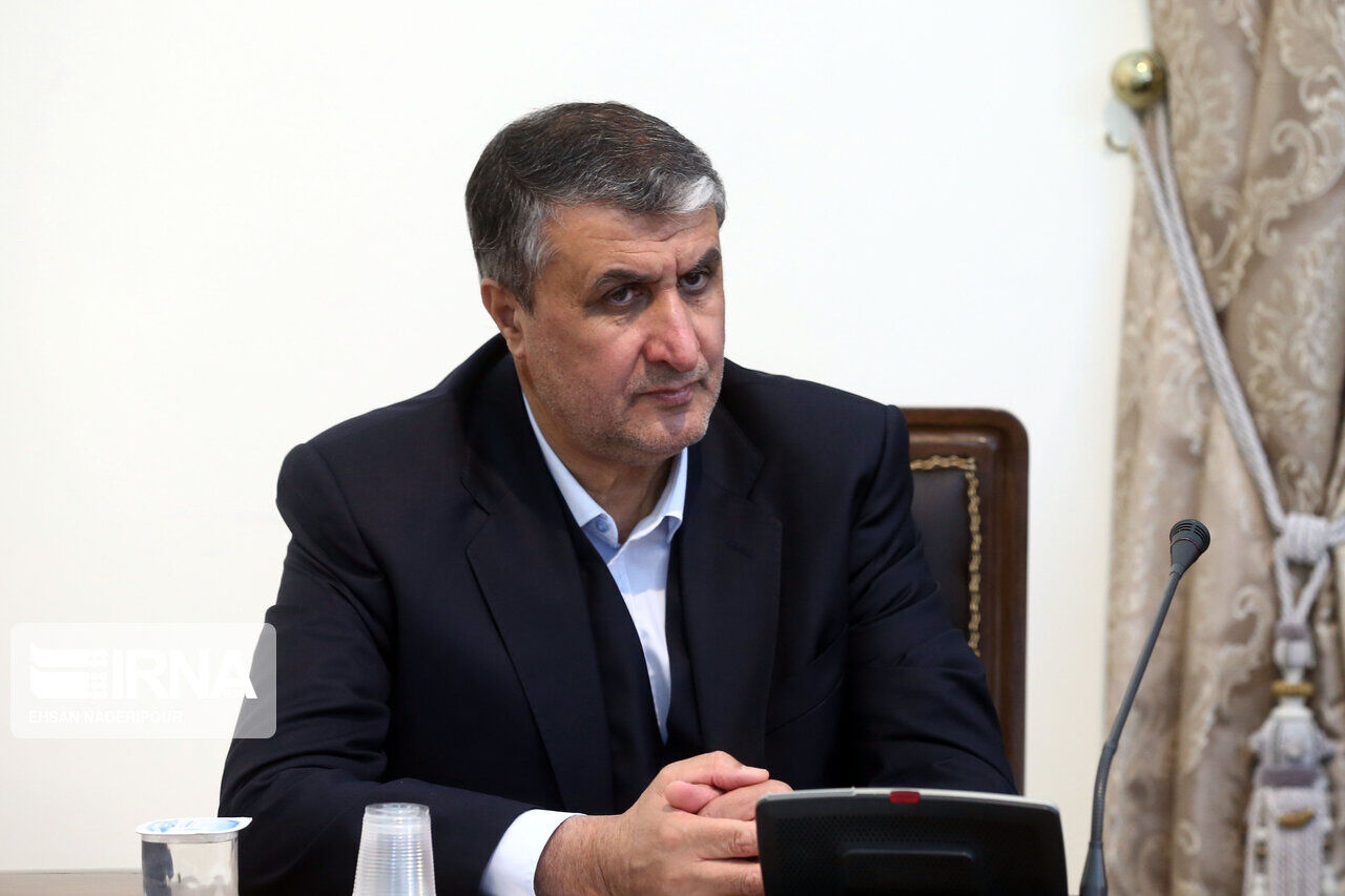 اسلامی: معلمان، نقش بی‌بدیلی در رقم زدن آینده کشور ایفا می‌کنند