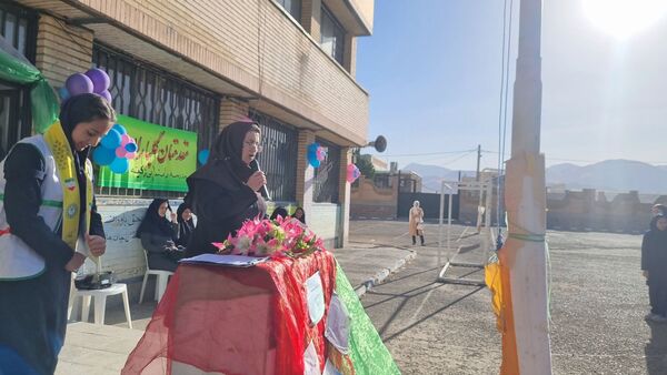 آیین بازگشایی مدارس و آغاز سال تحصیلی در دبیرستان دخترانه زکیه سنندج 