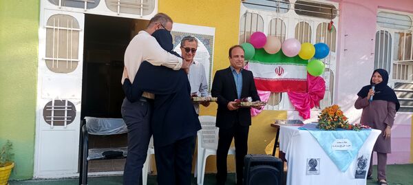 شور و شوق دانش‌آموزان در روز پدر