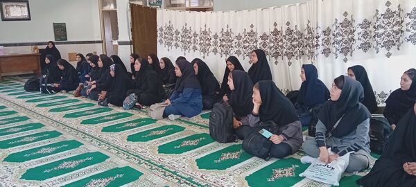 بازدید دانش‌آموزان از کارخانه آلومینای جاجرم و قلعه جلال الدین شهرستان گرمه