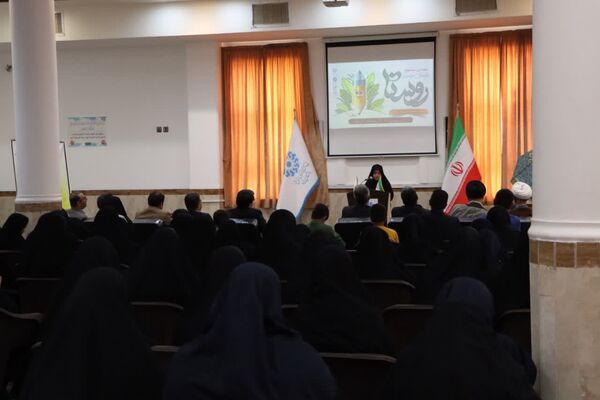 رونمایی از پوستر نخستین جشنواره داستان‌نویسی روستا در روستای گردکوه شهرستان مهریز 