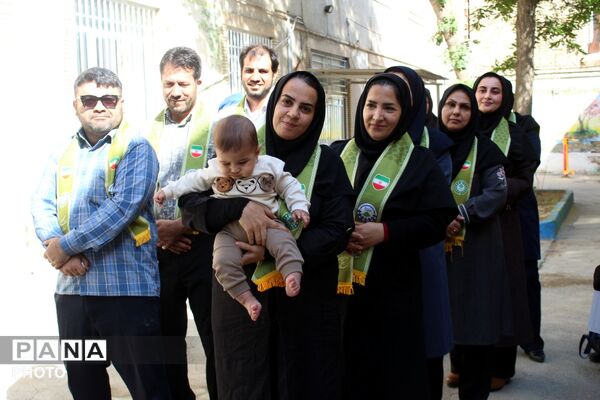 کارگاه آموزشی مدرسان پیشتاز و گردهمایی خبرنگاران پانا شهرستان فاروج با مسئولان سازمان دانش‌آموزی خراسان شمالی 