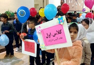 برگزاری جشن شکوفه ها در مدرسه دخترانه و پسرانه شهید عادل سرایی 