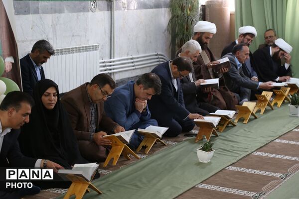 آیین استانی نواختن زنگ نماز در دبیرستان دخترانه آسیه ناحیه یک اردبیل