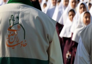 چهارشنبه‌ای که دل‌ها راهی مشهد شدند؛ قرار عاشقانه با امام رضا، در حسی از حرم و اشک و شوق در دبستان دخترانه عصمتیه 