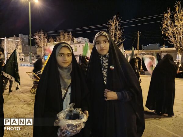  وقتی خودروها و قلب‌ها در مسیر رهبر شهید هم‌صدا شدند