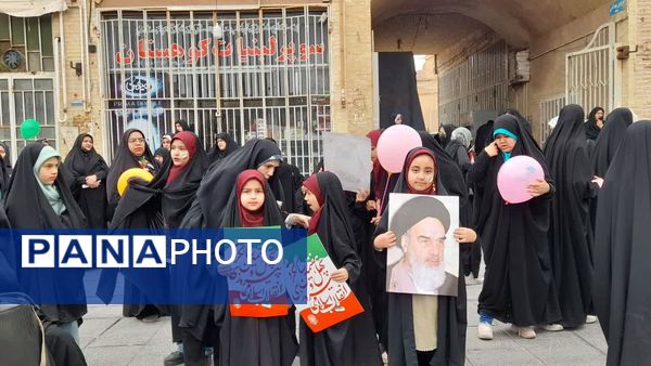 جشن بهار انقلاب در راهپیمایی ۲۲ بهمن در تفت