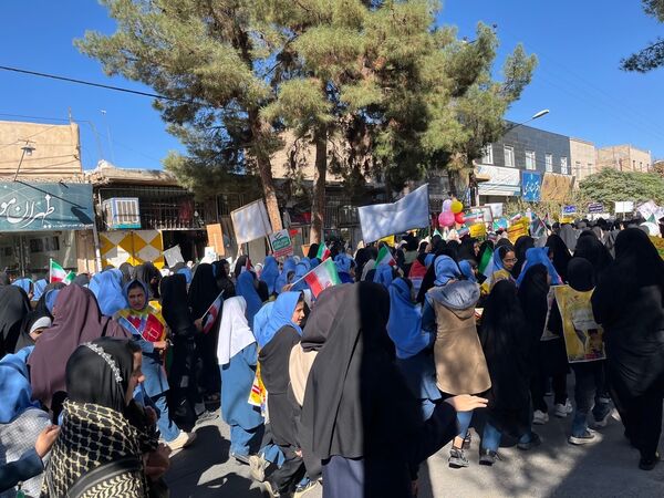 راهپیمایی سیزدهم آبان ماه در شهرستان خلیل آباد 