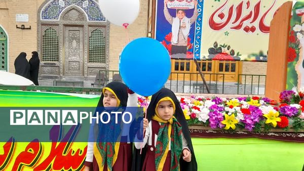 جشن بهار انقلاب در راهپیمایی ۲۲ بهمن در تفت