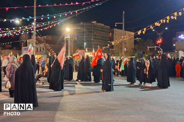 تجمع مردمی رباط کریم با اجرای سرود و سخنرانی