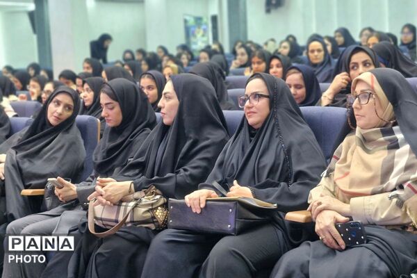 درخشش ستارگان ورامین در آیین تجلیل از نخبگان آموزشی