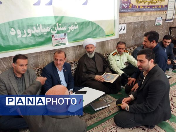 برپایی میز خدمت به‌مناسبت هفته دولت در میاندورود 