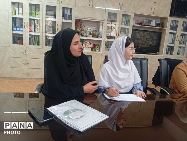 آغاز فرآیند ثبت‌نام دبیرستان فرزانگان ۵ ساوجبلاغ با ویژه برنامه «پروژه مهر» 