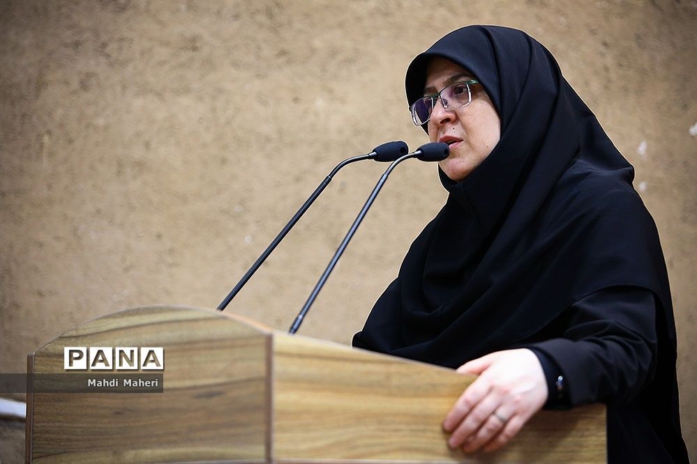 خبرنگار صدای جامعه را به گوش مسئولان می‌رساند 