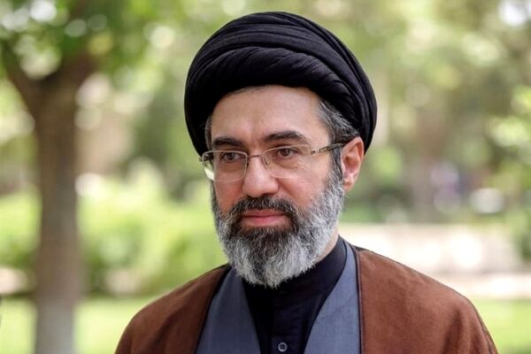 ابلاغ پیام رهبر انقلاب به خانواده شهدای مدرسه شجره طیبه میناب