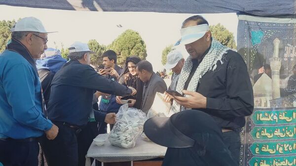 خدمت‌رسانی موکب سازمان دانش‌آموزی کهگیلویه و بویراحمد در پیاده‌روی جاماندگان اربعین