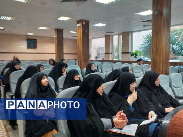 جلسه توجیهی راهبران و ناظران اقامه نماز مدارس مشهد مقدس