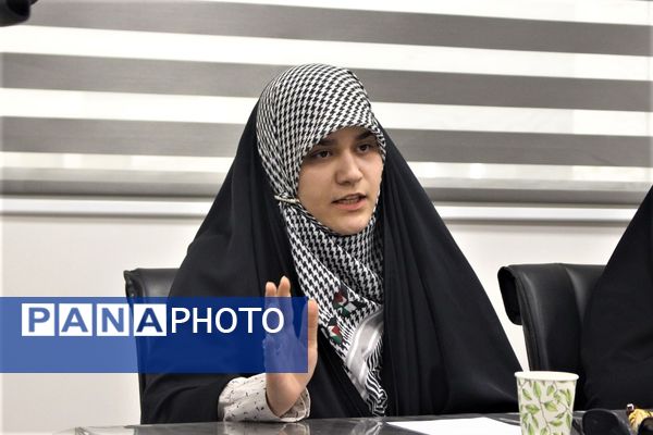 محفل شعر بانوان «رحیل» ویژه کودکان شهید 