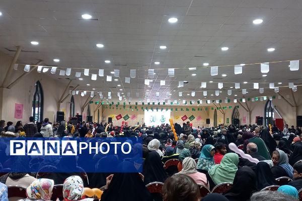 پیشوا غرق در نور و شادی؛ جشن میلاد حضرت مهدی (عج)