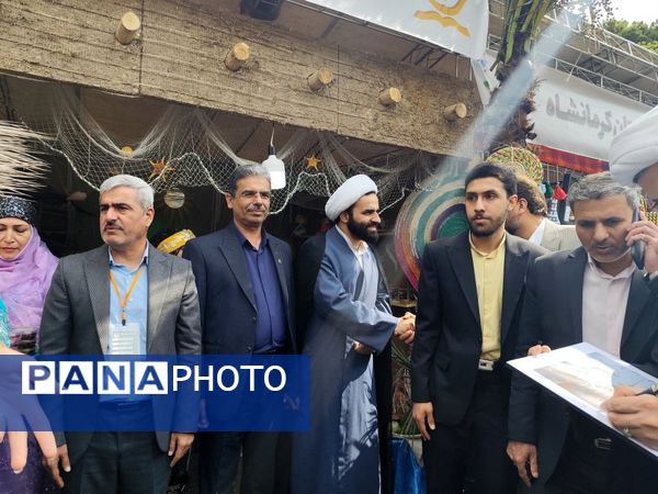 بازدید معاون پرورشی و فرهنگی وزارت آموزش و پرورش از نمایشگاه دستاوردهای کانون‌های فرهنگی تربیتی استان بوشهر