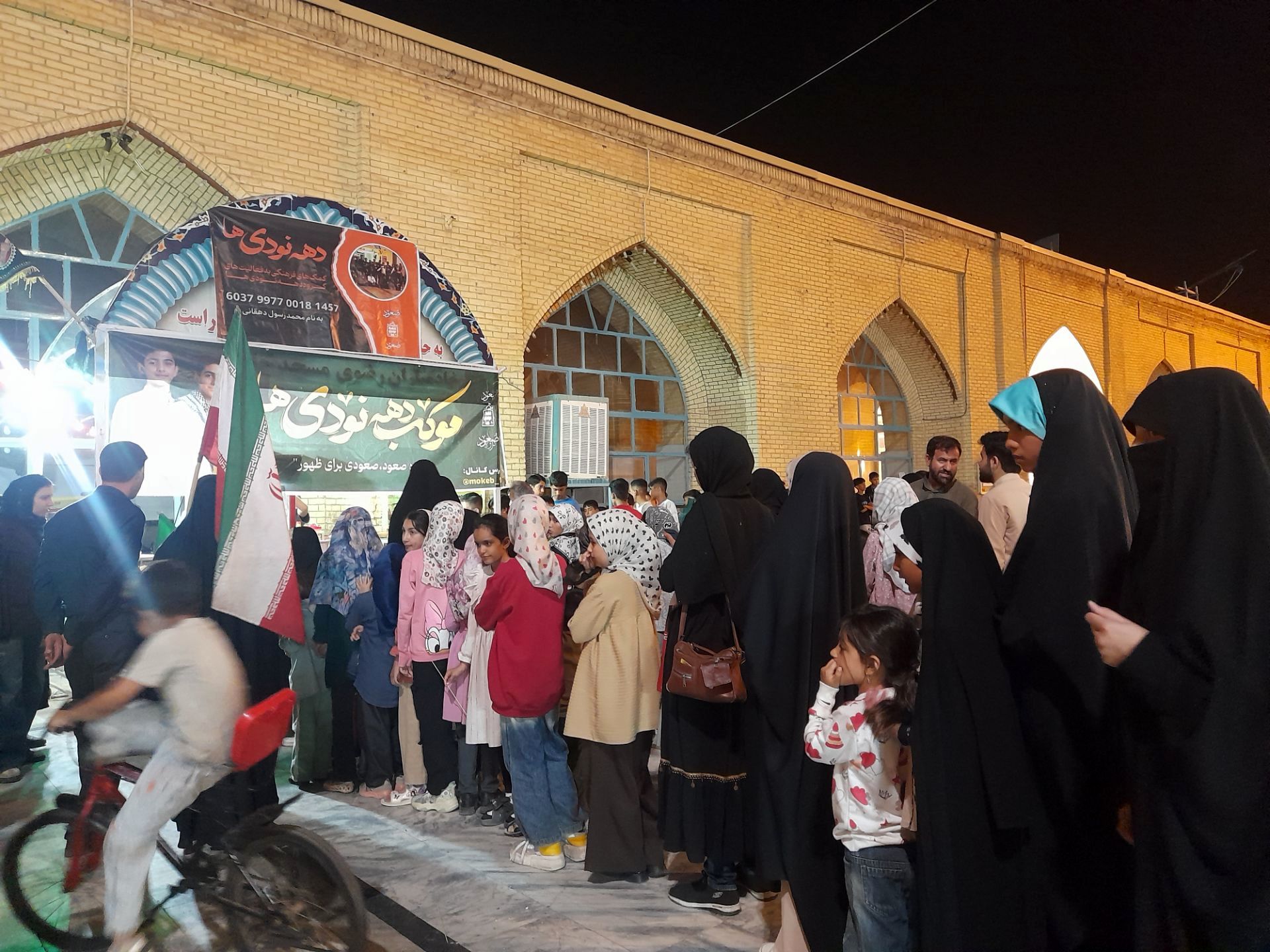 غرفه کودک با حضور کودکان انقلابی نیشابور 