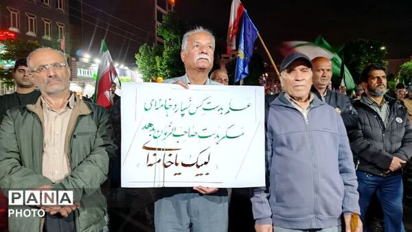 حضور مردم هشتگرد در  هشتادو دومین شب راهپیمایی