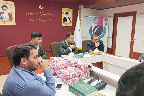 مراسم تقدیر از دانش‌آموزان فعال شورا در شهرستان ملارد