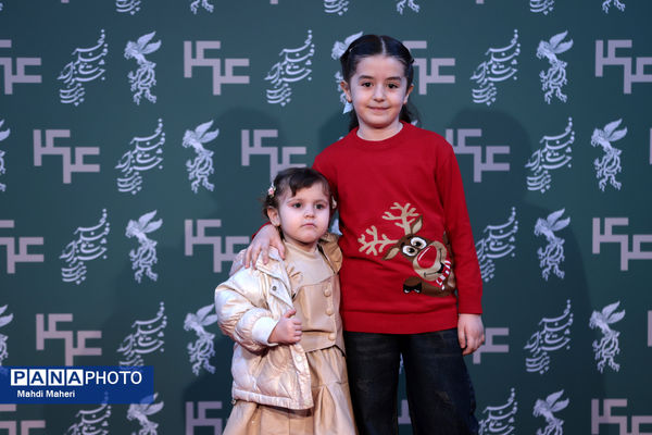 نشست نقد و بررسی فیلم «سرزمین فرشته‌ها» در چهل و چهارمین جشنواره ملی فیلم فجر